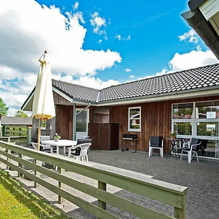 Four-bedroom Holiday In Sjolund 1 * Hejls
