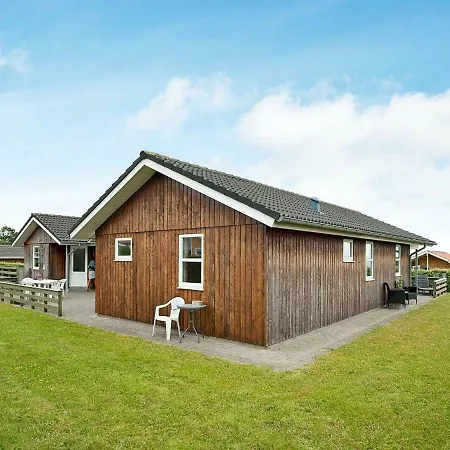 Holiday home Four-bedroom Holiday In Sjolund 1
